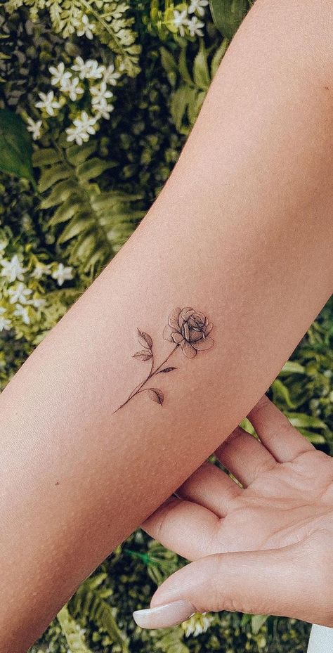 Girly Hand Tattoos, Simple Rose Tattoo, Rose Flower Tattoos, Rose Tattoos For Women, Small Rose Tattoo, Petite Tattoos, Rose Tattoo Design, Classy Tattoos, Dainty Tattoos