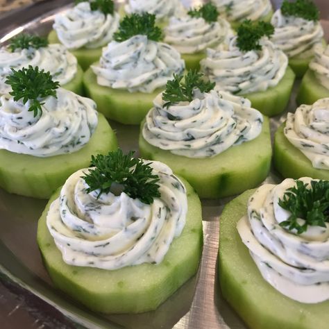 Recipe—Herbed Cucumber Bites Easter Appetizers Easy, Cucumber Appetizers, Small Bites Appetizers, Easter Food Appetizers, Easter Appetizers, Cucumber Bites, Easter Snacks, Cucumber Sandwiches, Tea Party Food