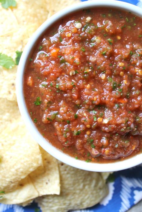 Get ready for the Super Bowl with this Spicy Habanero Salsa. Perfect game day snack! | ThisSavoryVegan.com Restaurant Salsa Recipe, Hot Salsa Recipes, Spicy Salsa Recipe, Habanero Recipes, Restaurant Salsa, Mexican Party Food, Blender Salsa, Habanero Salsa, Homemade Salsa Recipe