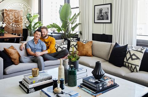 <em>Queer Eye'</em>s Bobby Berk Shows Off the 'Homey and Lush' L.A. Loft He Shares with His Husband Bobby Burke Designs, Bobby Berk, Queer Eye, Inspiration Images, American Interior, Loft Spaces, Living Room Style, Front Room, Interior Inspo