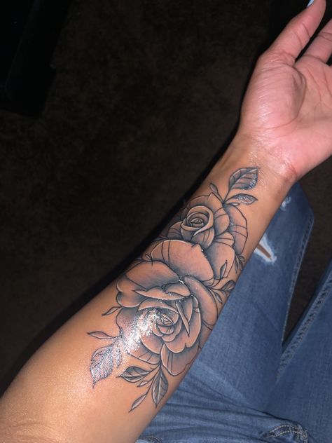 Hand Tattoos For Girls, Cute Hand Tattoos, Pretty Hand Tattoos, Neck Tattoos Women, Floral Tattoos, Forarm Tattoos, Tattoos Geometric, Tattoos For Black Skin, Forearm Tattoo Women