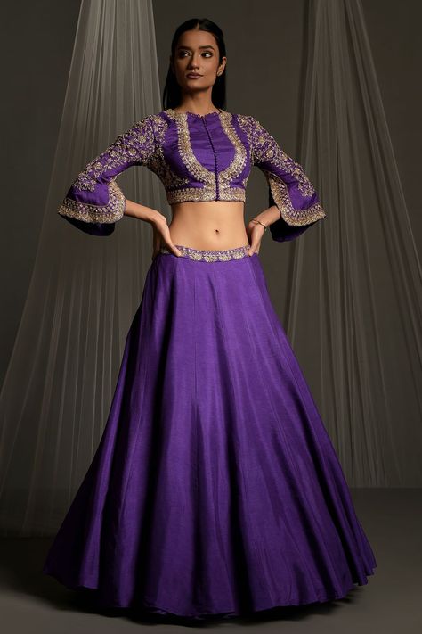 Choli Pattern, Dotti Dresses, Lengha Blouse Designs, Wedding Lehenga Designs, Lehenga Designs Simple, Fancy Sarees Party Wear, Beautiful Casual Dresses, Dress Book, Lehenga Online