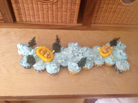 River Rafting Cupcakes - amazing!!! River Cupcakes, River Party, River Retreat, Party Hardy, Cupcake Wars, River Trip, Supper Ideas, River Rafting, Awesome Food