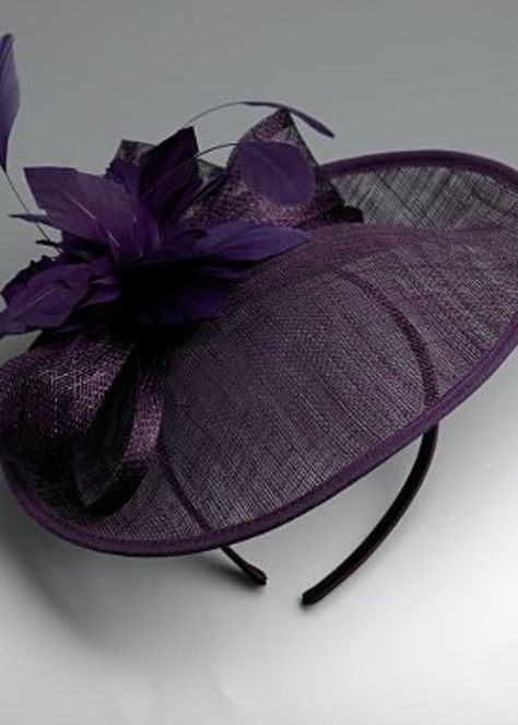 cute Fascinators Hats, Bow Fascinator, Purple Fascinator, Fascinator Hats Diy, Sinamay Hat, African Hats, Happy Hat, Sinamay Hats, Tea Party Hats