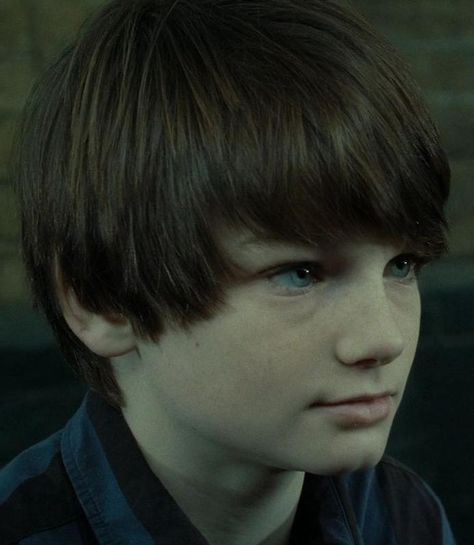 Sam Clemmett, Harry Potter Epilogue, Albus Potter, Scorpius And Albus, Albus Severus Potter, Albus Severus, Harry Potter Wiki, Deathly Hallows Part 2, Harry And Ginny