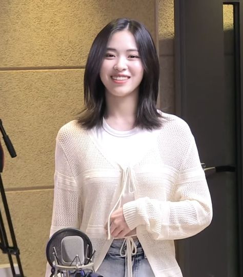 ryujin Ryujin Hairstyles, Ryujin Short Hair, Hair Style Korea, Asian Short Hair, I Love My Girlfriend, Me As A Girlfriend, Girl Crush, Short Hair, My Girl