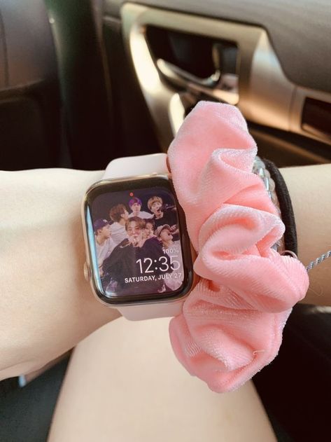 Pink Acsesuares, Apple Watch Series 8 Wallpaper, Apple Watch Series 8 Aesthetic, Bts Apple Watch Wallpaper, Smart Watch Wallpaper Aesthetic, Apple Smart Watch Wallpaper, Cute Apple Watch Faces, Apple Watch Aesthetic Wallpaper, Wallpaper For Apple Watch