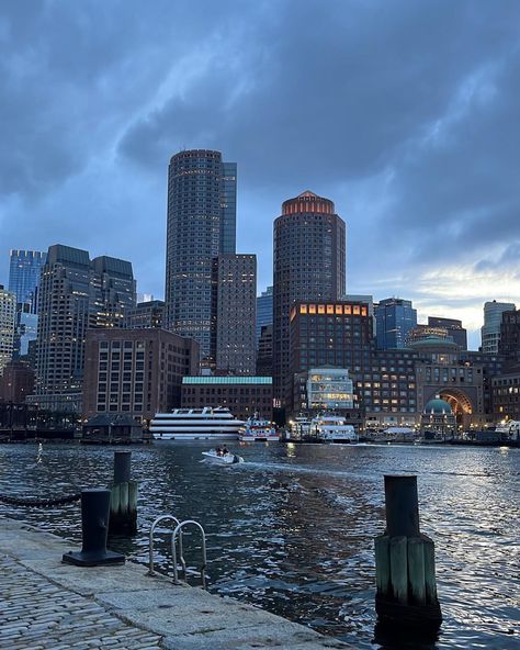 Long Wharf Boston, Boston Harbor Islands, Boston Winter Aesthetic, Boston Massachusetts Winter, Boston Massachusetts Aesthetic, Boston City Aesthetic, Summer In Boston, Boston Lifestyle, Boston Massachusetts Travel