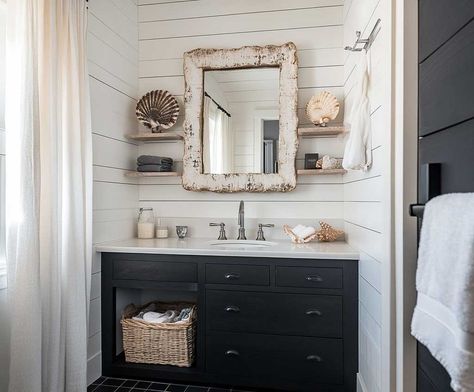 7+ Coastal Black and White Bathroom Ideas for a Breezy Feel • 333+ Inspiring Lifestyle Ideas Black And White Country Bathroom, Coastal With Black Accents, Black And White Farmhouse Bathroom, Coastal Black And White, Small Coastal Bathroom, Black And White Bathroom Ideas, Modern Coastal Bathroom, Brick Bathroom, White Bathroom Ideas