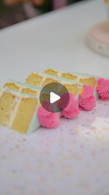 Cupcake Jemma on Instagram: "Wanna know the best way to cut a cake for MAXIMUM slices? We’ve got you! Will you be trying this next time you’ve got a cake to cut? Let me know in the comments!   #cupcakejemma #cakeslice" How To Cut Cake Slices, How To Cut A Round Cake For Serving, How To Cut A Cake, Build Your Own Cupcake, Cupcake Jemma, Slice Cake, Carrot Cookies, Cooking Hacks, Wedding Cakes With Cupcakes