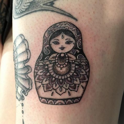 Teeny tiny Russian doll #tattoo #tattoos #russiandolltattoo #pinkydarling #cosmictattoo #mandala #ornamental #dotwork #dotworktattoo #russiandoll Russian Nesting Doll Tattoo, Babushka Tattoo, Matryoshka Tattoo, Russian Doll Tattoo, Nesting Doll Tattoo, New Traditional Tattoo, Cosmic Tattoo, Tattoo Black And White, Russian Tattoo