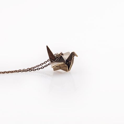 Bronze Paper Crane Necklace.  I got this from a swap and I love it. Paper Crane Necklace, Crane Necklace, Origami Necklace, Origami Butterfly, Sweet Jewelry, Princess Jewelry, Styling Fashion, Paper Butterfly, Paper Crane