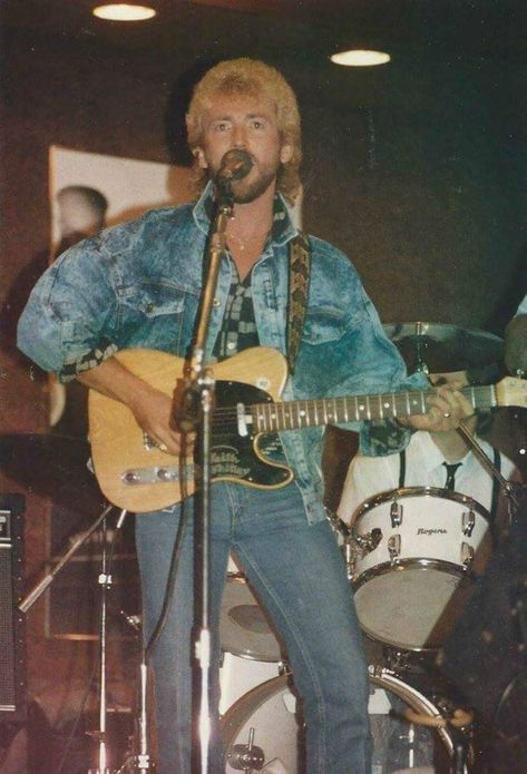 Keith Whitley, Country Music Playlist, Country Music Stars, Good Ole, Beautiful Voice, Music Star, Close Your Eyes, Music Playlist, Country Music