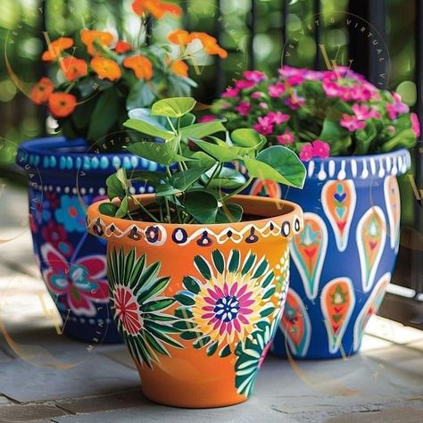 Mexican Flower Pots, Natural Plant Fertilizer, Painted Planters, Arizona Decor, Painted Pots Diy, Painted Plant Pots, Cottage Aesthetic, Container Gardening Flowers, Hanging Flower Pots