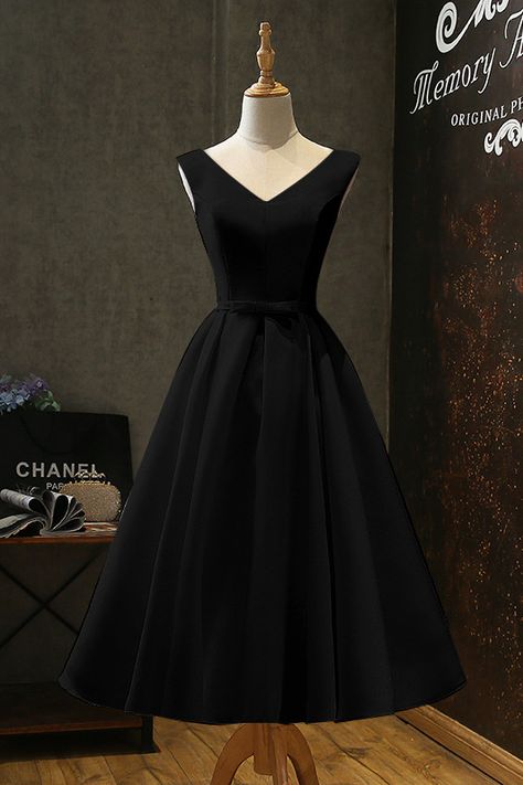 Princess Seams Dress, A Line Dress Black, Casual High Heels, Suspender Dress, Casual Skirt, Hem Dress, Dress Skirt, Strapless Dress, Travel Photography