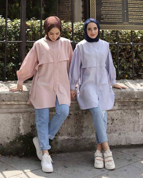 Tunik Modern Simple, Girly Poses, Model Kemeja, Top Designs For Women, Stylish Outfits Casual, Tartan Pants, Simple Style Outfits, Blouse Casual Fashion, Trendy Shirt Designs