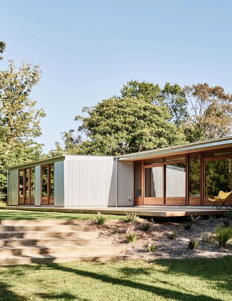 Derelict House, Modern Outdoor Spaces, Melbourne House, Built In Bench, Outdoor Lawn, Building Structure, Building A New Home, Australian Homes, Sustainable Home