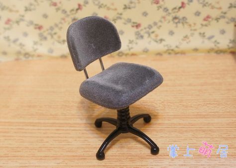 Mini Office, Mini Doll House, Modern Office Chair, House Modern, Modern Dollhouse, Miniature Houses, Miniature Furniture, Modern Office, Dollhouse Furniture