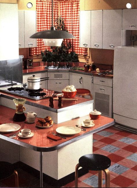 Rockabilly Kitchen, Vampire Dinner Party, 50’s Kitchen, 1950 Kitchen, Mid Mod Kitchen, Older Houses, 80s Kitchen, 1960s Kitchen, Farmhouse Kitchen Vintage