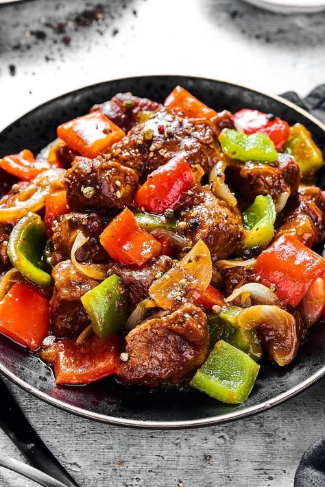 Black Pepper Angus Steak, Peper Steak, Beef Pepper Steak, Angus Beef Recipes, Black Pepper Beef, Angus Steak, Steak And Rice, Pepper Steak Recipe, Easy Stir Fry Recipes