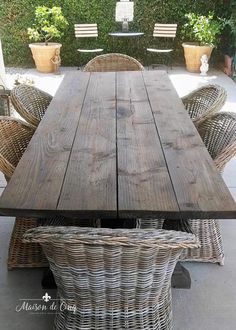 DIY Farmhouse Table: Anthropologie Knock-Off for $120! Build Outdoor Dining Table, Patio Farmhouse Table, Make An Outdoor Table, Diy Outside Table, Outdoor Table Styling, Long Outdoor Table, Farmhouse Outdoor Table, Farmhouse Patios, Farmhouse Patio Table