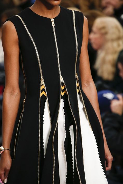 Zippers Fashion, Couture Details, Black And White Dress, Clothing Details, Summer 24, Fall 2016, Fashion Details, Milan Fashion Week, Couture Fashion