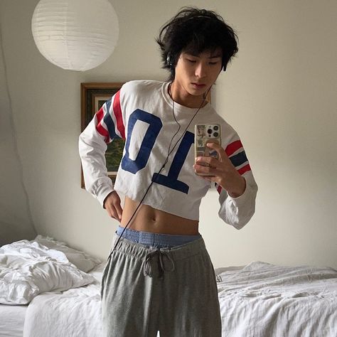 Dustin Vuong, Gay Halloween Costumes, Crop Top Men, Mens Crop Top, Masc Fashion, Nice Guys, Makeover Bedroom, Queer Fashion, Mens Outfit Inspiration