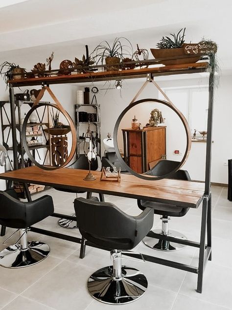 Goth Salon, Rustic Salon, Barber Ideas, Dream Salon, Nail Salon Interior, Home Hair Salons, Paris Hair, Esthetics Room, Hairdresser Salon