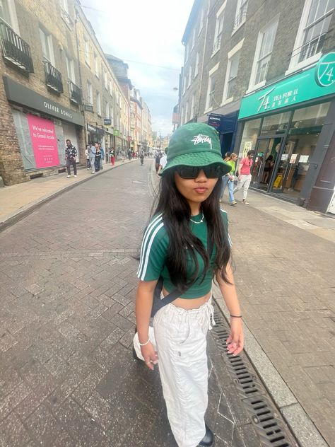 Adidas Bucket Hat Outfit, Green Bucket Hat, Adidas Bucket Hat, Bucket Hat Outfit, Adidas Top, Green Adidas, Hat Outfit, Beach Fits, Cool Outfit