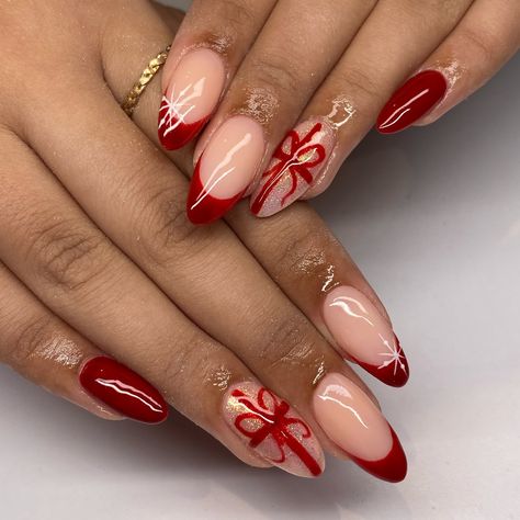 christmas nails are my favourite 🎄❤️ look how stunning her natural nails have grown 😍 #nailtech #nails #boltonnailtech #caledon #nailart #naildesign #winternails #bramptonnailtech #caledonnailtech #nailsoftheday #polygelnails #christmasnails #polygel #polygelnailtech Aesthetic Nail, Polish Christmas, Polygel Nails, Fire Nails, Christmas Designs, Nail Tech, Winter Nails, Christmas Nails, Natural Nails