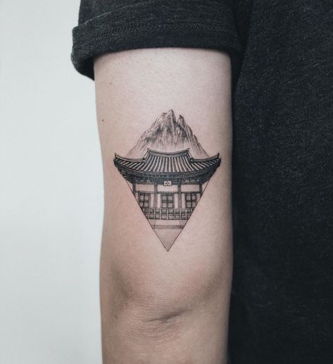 Korea Tattoo Korean Traditional, Korean Traditional Tattoo, Korea Tattoo, Korean Traditional House, Left Arm Tattoos, Korean Tattoos, Sea Tattoo, Japan Tattoo Design, Chinese Tattoo