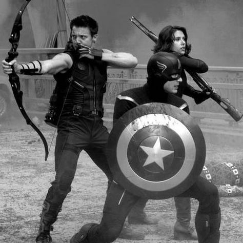 Avengers Black And White, Marvel Photo Wall, Marvel Black And White, Marvel Wall Art, Marvel Wall, Marvel Photo, Marvel Images, Wall Ideas, Captain America