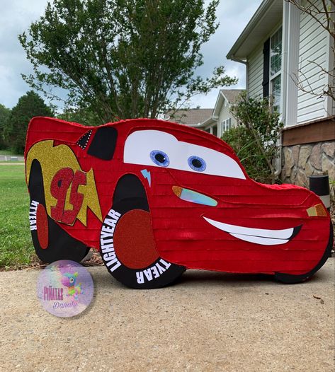 Pinata Rayo Mcqueen Lightning Mcqueen Piñata, Mcqueen Pinata, Cars Pinata, Cardboard Box Lightning Mcqueen, Disney Cars Pinata, Disney Cars Cardboard Box Car, Piñata Cars, Mater Cardboard Box Car, Car Pinata