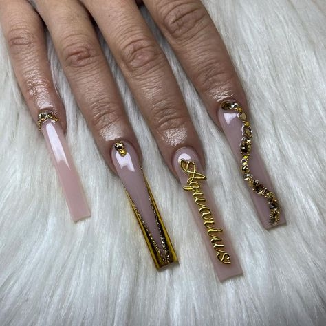 Aquarius Nails Acrylic Designs, Aquarius Birthday Ideas, Birthday Nail Set Ideas Aquarius, Birthday Nails Aquarius, Aquarius Nails Acrylic, Aquarius Photoshoot Inspiration, Happy Birthday Mona, Aquarius Nails Designs, Aquarius Birthday Nails