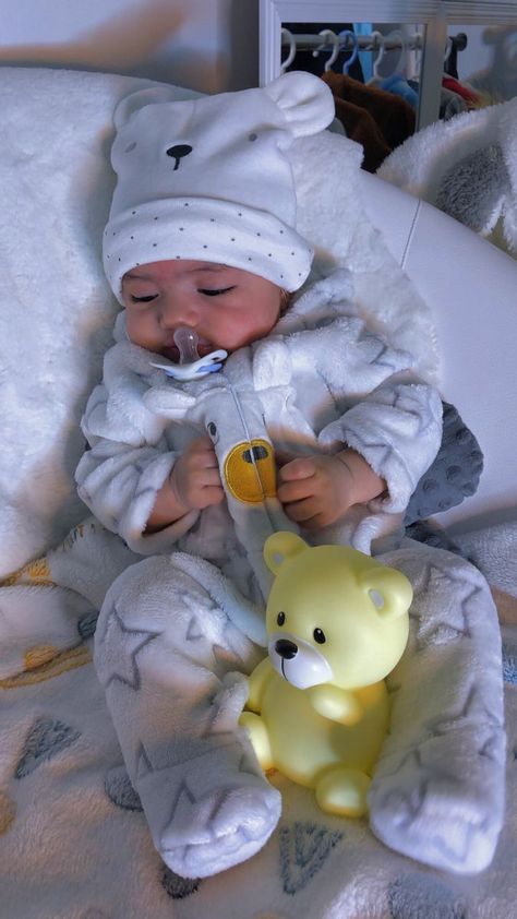 Baby Asthetic Picture, Baby Pics Cutest, Cute Baby Aesthetic, Cute Newborn Babies, New Borned Baby, Baby Fever Pictures, Babies Aesthetic, Cute Babys