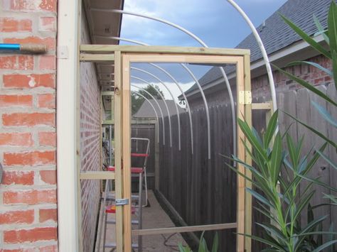 Home made greenhouse - I have a worthless space on the side of my home.  This would be perfect! Diy Pvc Lean To Greenhouse, Poly Tunnel, Greenhouse Diy, Best Greenhouse, Lean To Greenhouse, Ar Platform, Build A Greenhouse, Side Yards, Polycarbonate Greenhouse