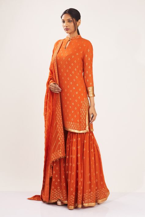 Orange Sharara, Chiffon Sharara, Hijab Fashion 2016, Semi Formal Outfits For Women, Saree Jackets, Kurta Sharara Set, Semi Formal Outfits, Kurta Sharara, Orange Chiffon