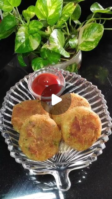 2minuteschef on Instagram: "Sweet potato cutlet 🍠🍠
#indianfood  #food #homemade #healthyfood  #homecooking #vegetarian  #southindianfood #cooking #recipe 
#2minuteschef #bachelorrecipe #beginnerrecipe #bachelorcooking #tamilrecipes #reels #shorts #shortrecipes #reelrecipe #cutlet #sweetpotatorecipe #cutletrecipe" Potato Cutlet, Short Recipes, Potato Cutlets, Cutlets Recipes, Food Homemade, South Indian Food, Cooking Recipe, Sweet Potato Recipes, Recipes For Beginners