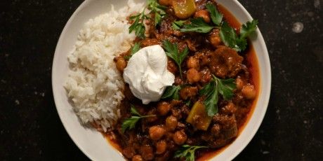 Lamb and Chickpea Curry Chickpea Curry Recipes, Chickpea Curry Recipe, Tomato Curry, Ina Garten Recipes, Lamb Curry, Food Network Canada, Barefoot Contessa, Chickpea Curry, Chapati