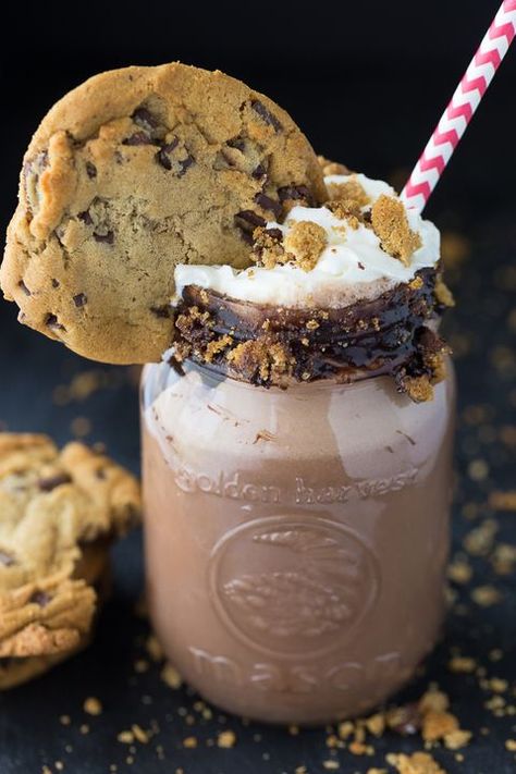 Food, Chocolate chip cookie, Dish, Dessert, Cuisine, Cookie, Snack, Cookie dough, Ingredient, Cookies and crackers, Cookie Milkshake Recipe, Coffee Milkshake Recipe, Cookie Milkshake, Cookie Coffee, Milkshake Recipe Easy, Homemade Milkshake, Milkshake Recipe Chocolate, Halloween Cookie Recipes, Best Milkshakes