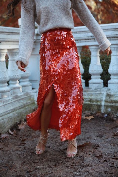 Sequin Skirts, Mode Tips, Looks Country, Sequin Outfit, Looks Style, Mode Inspiration, Skirt Outfits, Holiday Outfits, Get Dressed