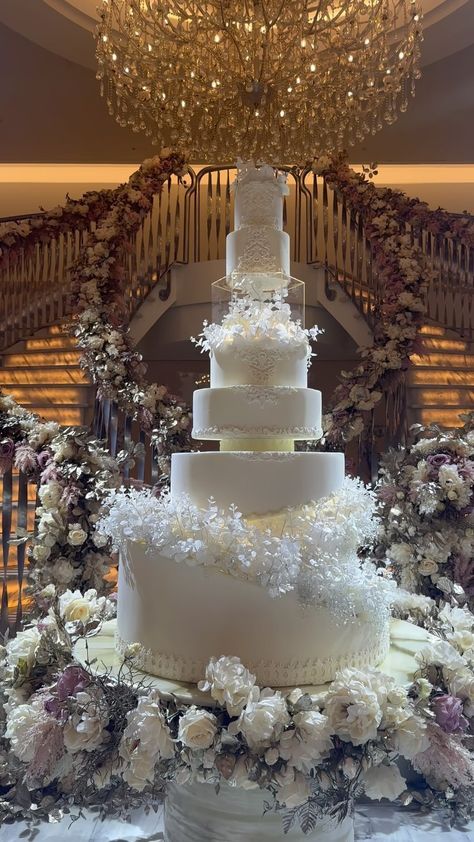 Noora Sami (@noorataart) • Instagram photos and videos Arab Wedding Ideas, Wedding Cake Big, Trendy Wedding Cake, Wedding Cake Dusty Blue, Luxury Wedding Cake Design, Glittery Wedding, Perfect Wedding Cake, Extravagant Wedding Cakes, Royal Wedding Cake