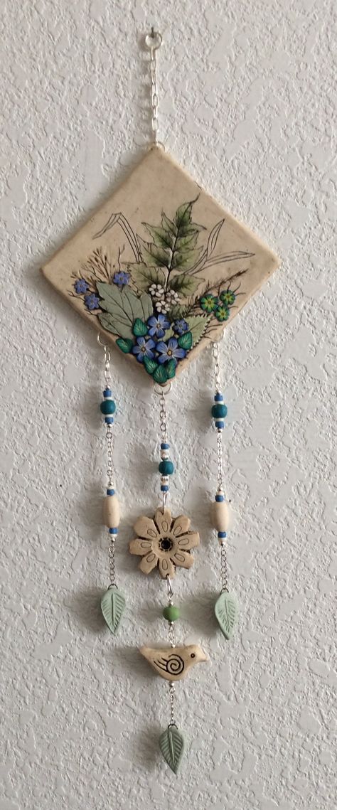 Polymer Clay Home Decor Ideas, Polymer Clay Wind Chimes, Clay Wall Hanging Ideas, Hanging Clay Art, Diy Clay Wall Hanging, Clay Wall Art Air Dry, Polymer Clay Wall Hangings, Ceramic Pottery Diy Wind Chimes, Clay Hanging Decorations