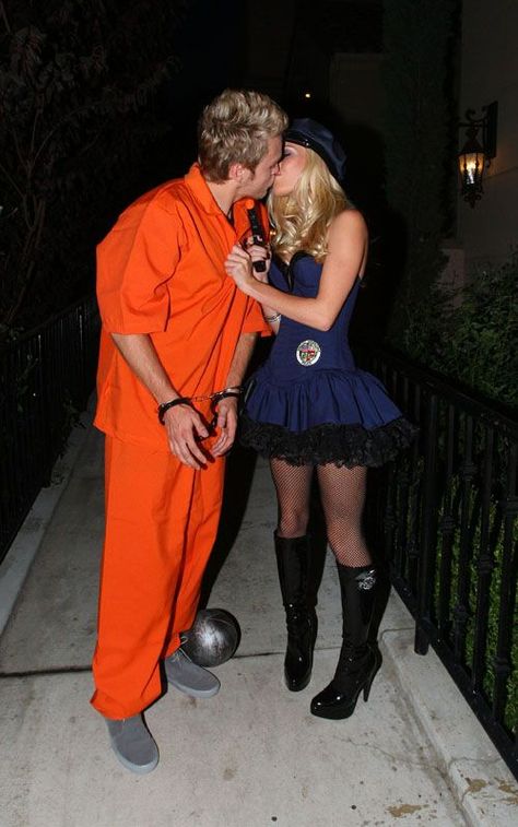 30+ Cool Halloween Couple Costumes 2017 Cops And Prisoner Costume, Halloween Prisoner Costume, Halloween Couple Costumes, Costume Couple, Cute Couples Costumes, Halloween Coustumes, Halloween Couple, Couple Costume, Couple Costumes