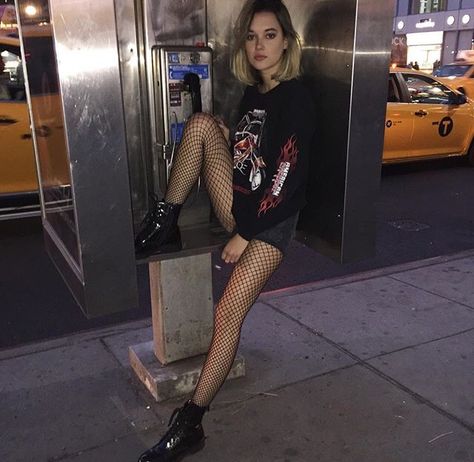 oversized sweatshirt/top, fishnets, boots Fishnet Stockings Outfit, Sarah Snyder, Stockings Outfit, Fishnet Stockings, Pinterest Fashion, Oversized Top, Sleek Fashion, Grunge Fashion, Grunge Outfits