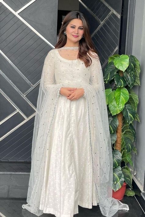 White Anarkali Suits, White Anarkali, Anarkali Dress Pattern, Frock For Women, Desi Fashion Casual, Pakistani Fancy Dresses, Beautiful Pakistani Dresses, Fancy Dresses Long, Indian Dresses Traditional