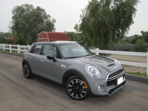 Mini Cooper S 4 Door, Mini Cooper 4 Door Aesthetic, 4 Door Mini Cooper, Mini Cooper 4 Door, Mini Cooper Hardtop, Car Sick, Car Deco, Bentley Mulsanne, Mini Coopers