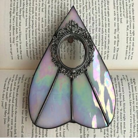 bunny–claws: Credit: @wickedstainedglassdesign Catty Noir, Witch Aesthetic, Witchy Woman, Witchy Vibes, Stained Glass Art, Book Of Shadows, Glass Crafts, Larp, Boho Hippie