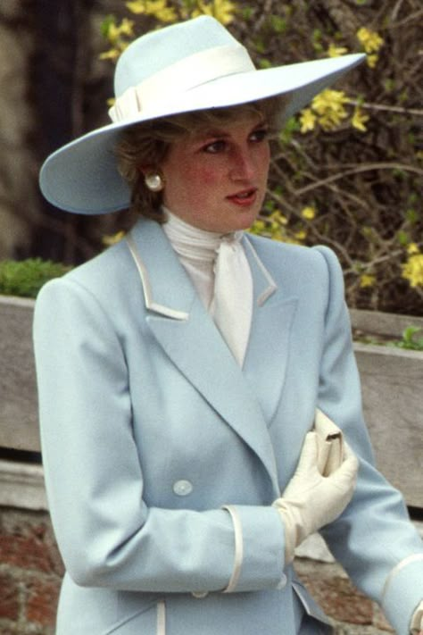 Princess Diana Fashion, Princess Diana Photos, Dresses Romantic, Princes Diana, Diana Fashion, Lady Diana Spencer, Minimal Wedding, 2024 Wedding, Royal Princess