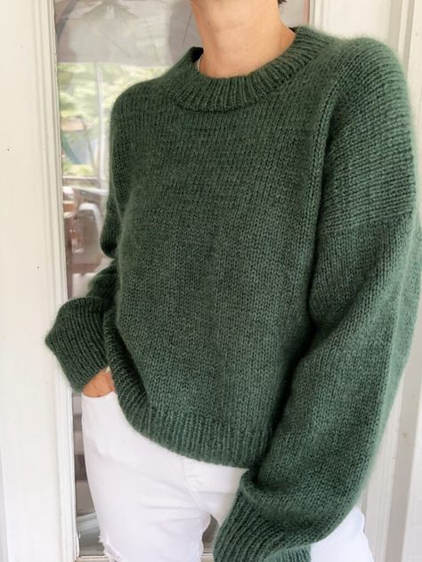 Top Down Knitting, Sari Design, Drop Shoulder Sweaters, Sweater Knitting Patterns, Stockinette Stitch, Top Down, Green Sweater, Fall Sweaters, Sweater Pattern